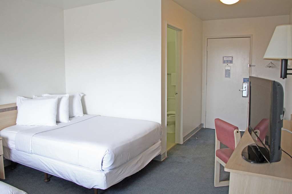 Americas Best Value Inn East Peoria Zimmer foto
